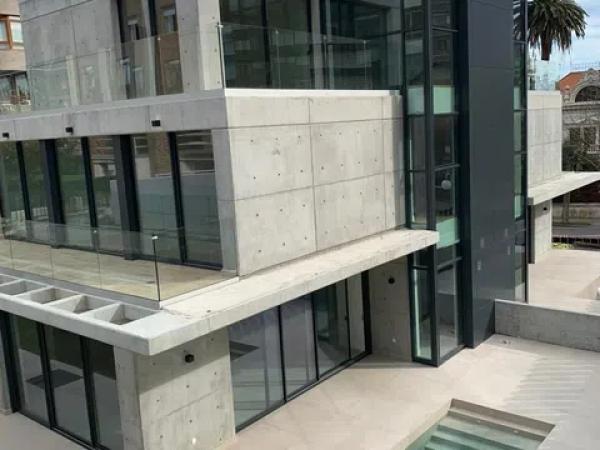 DOS VIVIENDAS EN AVDA. LOS INFANTES