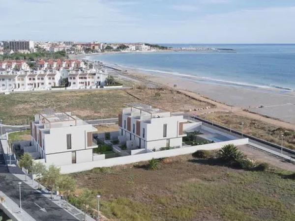 Casa o chalet independiente en venta en del Arenal, 25