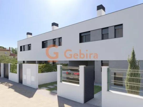 tres viviendas en calle Romaní