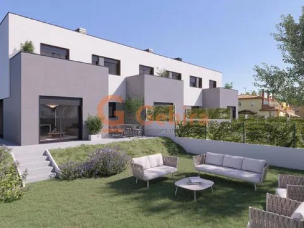 tres viviendas en calle Romaní