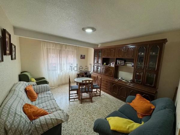 Piso en calle Ramón y Cajal