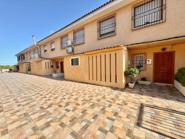 Dúplex en calle la Acequia