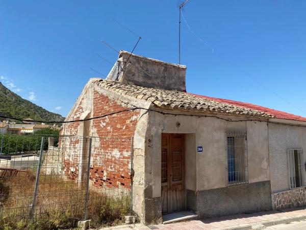 Casa de pueblo en calle Divina Pastora