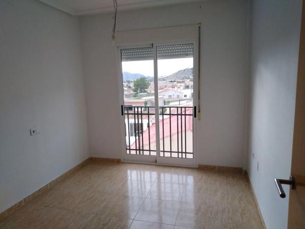 Chalet adosado en calle Las Escuelas, 3