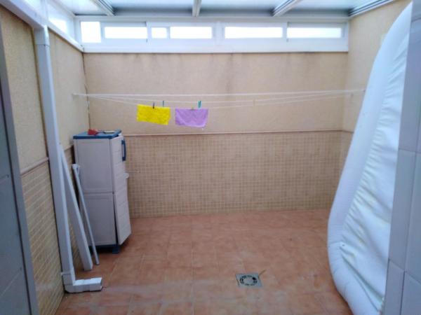 Chalet adosado en calle Las Escuelas, 3