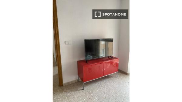 Apartamento de 2 dormitorios en alquiler en L'Olivereta, Valencia