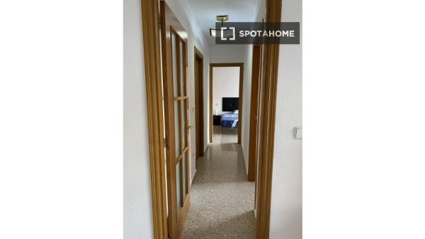 Apartamento de 2 dormitorios en alquiler en L'Olivereta, Valencia