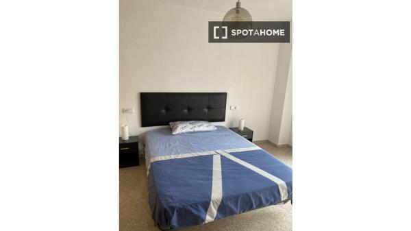 Apartamento de 2 dormitorios en alquiler en L'Olivereta, Valencia