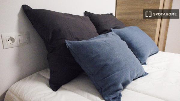 Chambre à louer dans un appartement de 6 chambres à Vélez-Málaga