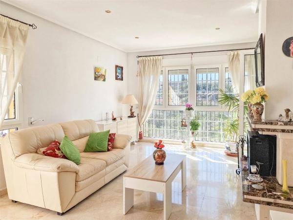 Casa independiente en avenida Castaño