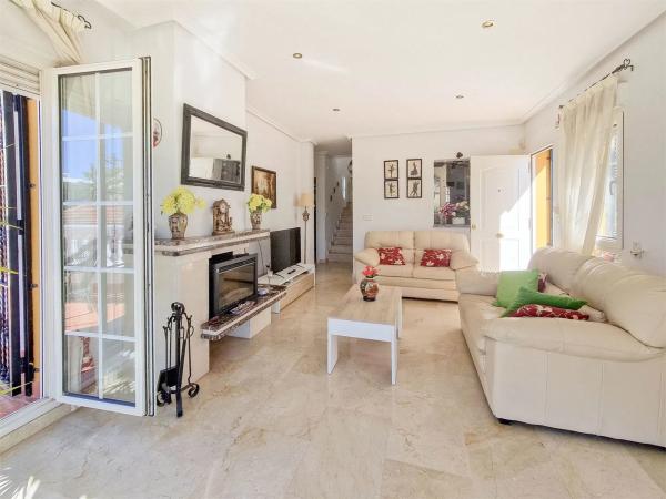 Casa independiente en avenida Castaño