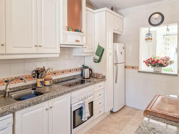 Casa independiente en avenida Castaño