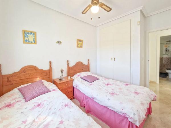 Casa independiente en avenida Castaño