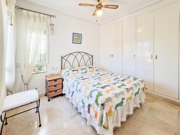 Casa independiente en avenida Castaño