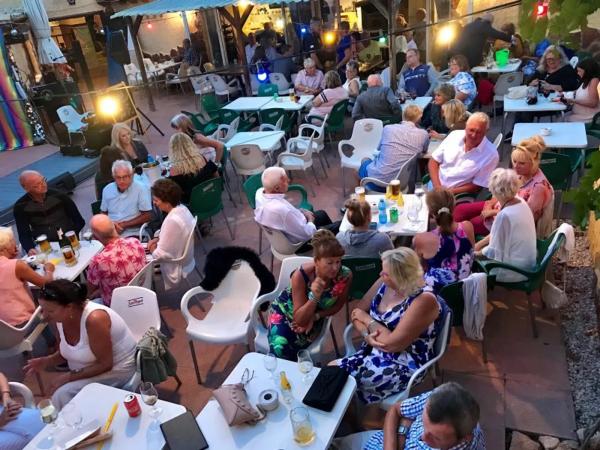 Casa terrera en camino Path Path Path de Cofer