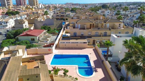 Chalet adosado en Urbanizacion Balcones