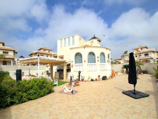 Casa independiente en calle Jónico