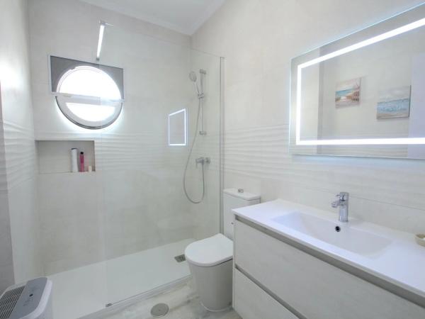 Casa independiente en calle Jónico