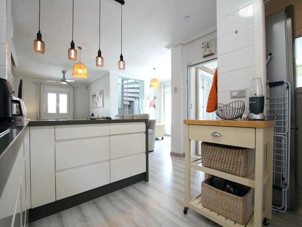 Casa independiente en calle Jónico