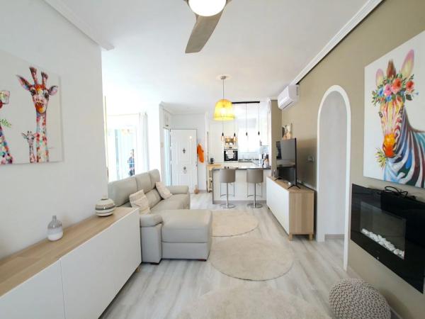 Casa independiente en calle Jónico