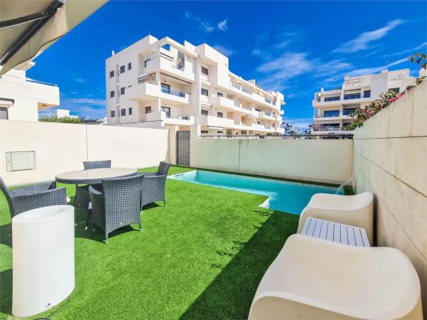 Casa independiente en avenida de Montezenia