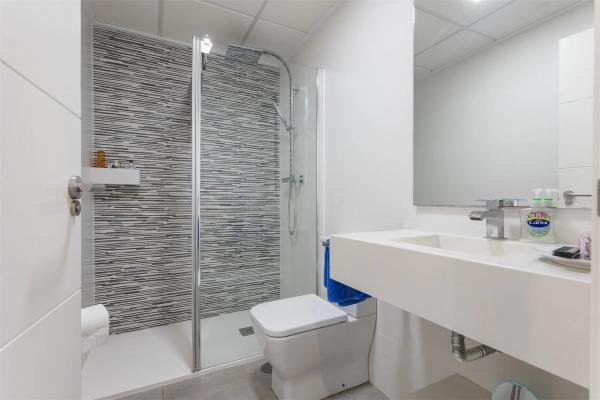 Casa independiente en avenida de Montezenia