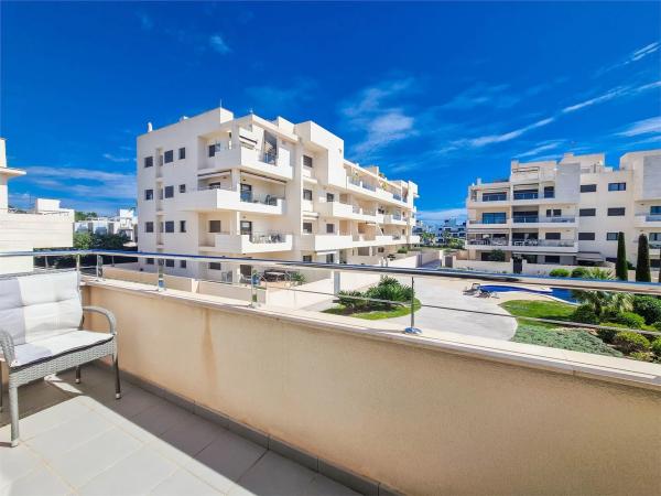 Casa independiente en avenida de Montezenia