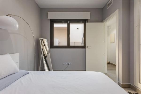 Casa independiente en avenida de Montezenia