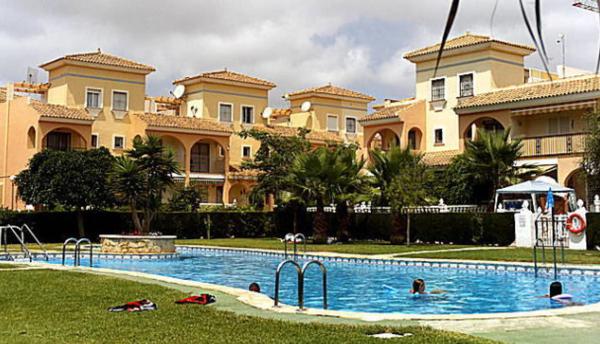 Chalet pareado en calle Navalete, 10