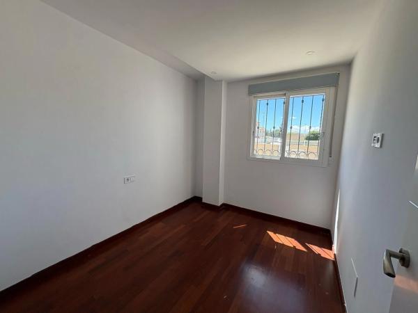 Piso en calle Torre de Pisa