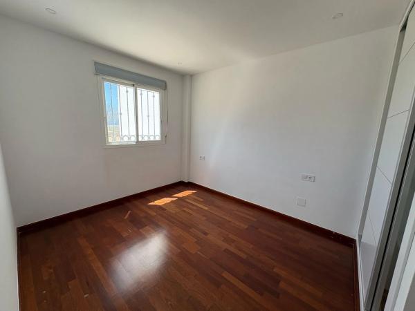 Piso en calle Torre de Pisa