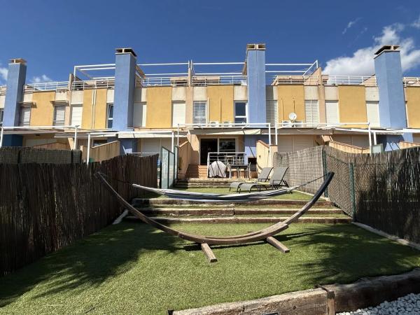 Chalet adosado en calle Vicente Blasco Ibañez