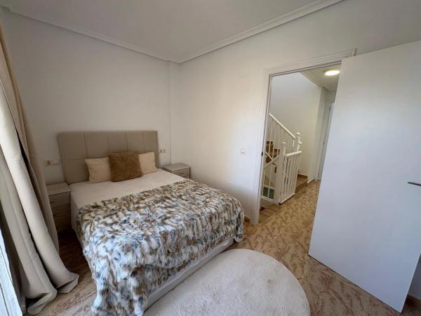 Chalet adosado en calle Cilantro