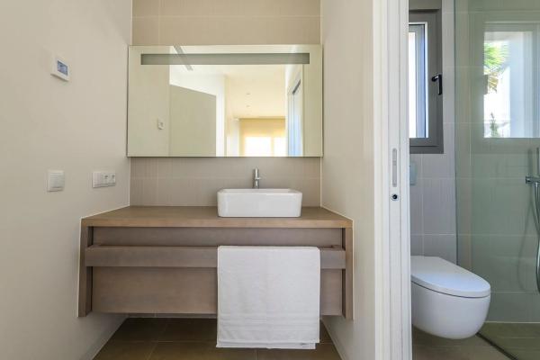 Casa independiente en avenida de las Colinas, 2