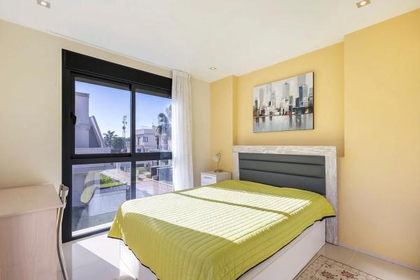 Chalet en calle Granate