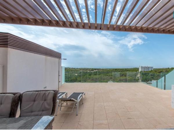 Ático en Barrio Las Colinas Golf