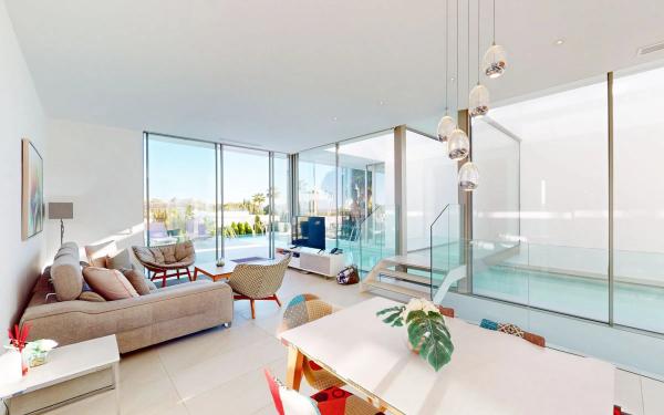 Casa independiente en avenida de las Colinas