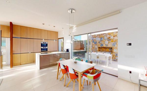 Casa independiente en avenida de las Colinas