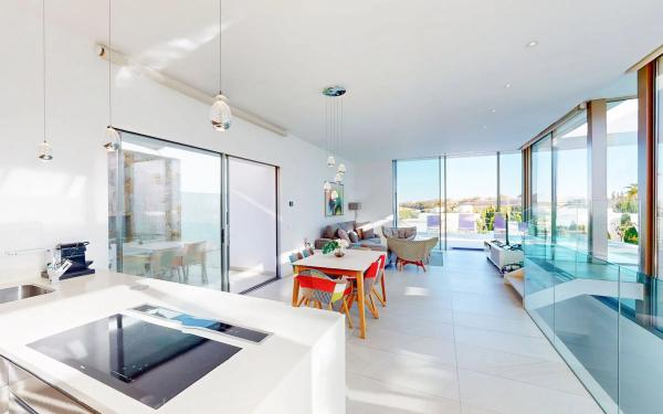 Casa independiente en avenida de las Colinas