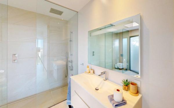 Casa independiente en avenida de las Colinas