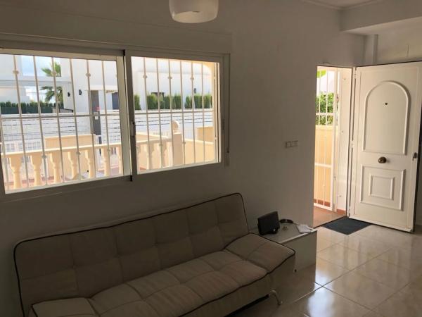 Chalet adosado en calle Cabo Turiñan