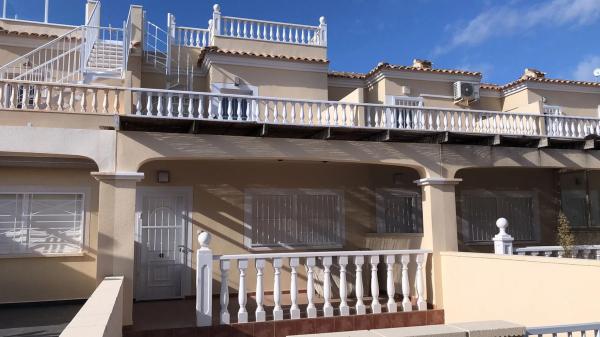 Chalet adosado en calle Cabo Turiñan