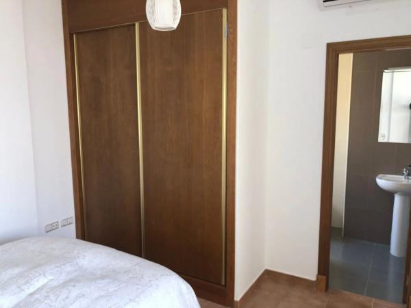 Chalet adosado en calle Cabo Turiñan