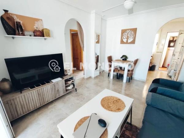 Casa independiente en calle Los Espinos