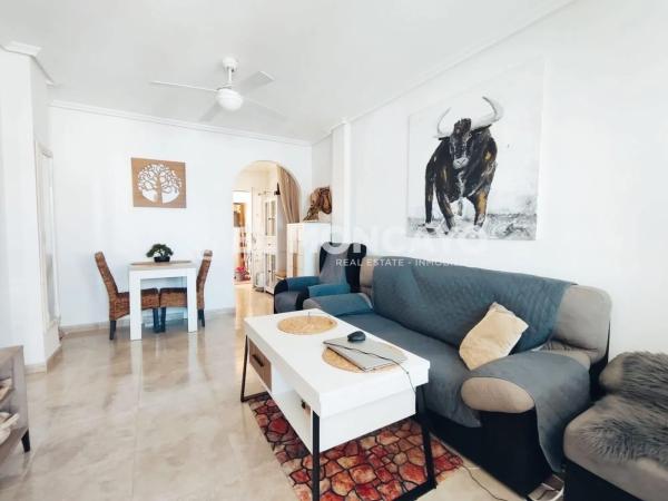 Casa independiente en calle Los Espinos