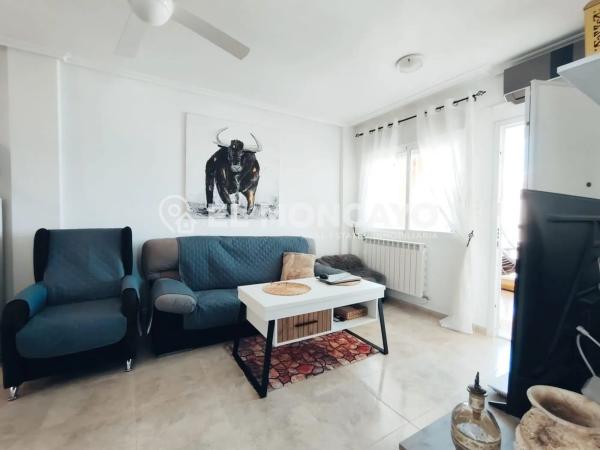 Casa independiente en calle Los Espinos