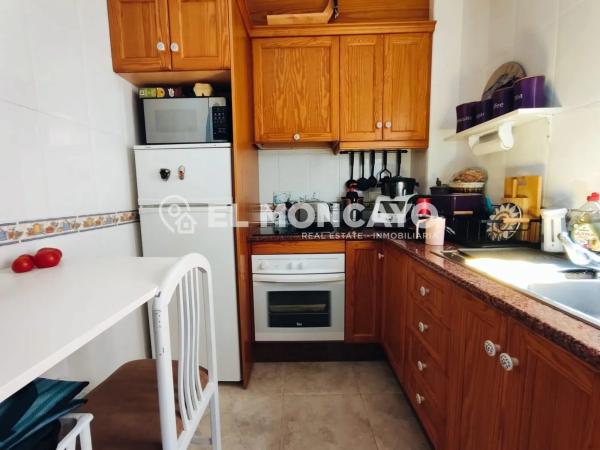 Casa independiente en calle Los Espinos