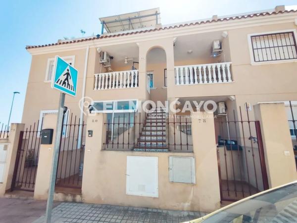 Casa independiente en calle Los Espinos