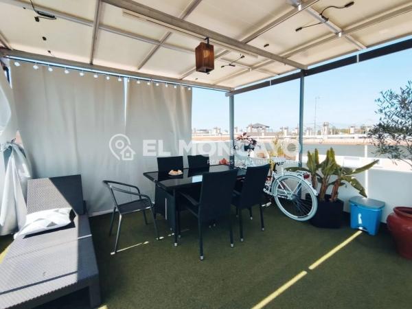 Casa independiente en calle Los Espinos