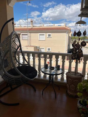 Piso en calle Los Espinos, 80